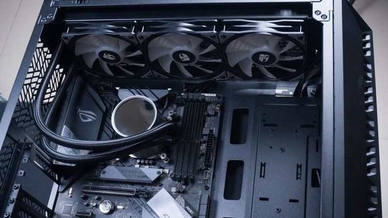 换机箱如换刀，酷冷至尊MB520 MESH神光RGB秀，老机器又支楞起来了