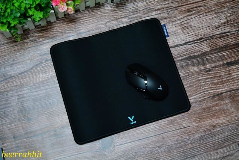 雷柏V30W有线无线双模RGB鼠标测评：无线FPS游戏利器还暗藏彩蛋？