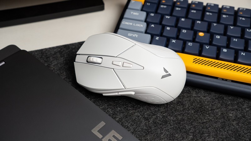 一手掌握，精准出击，雷柏V300W双模无线RGB游戏鼠标