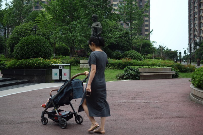 新手宝妈带娃好帮手！七彩叮当便携式无线调奶器