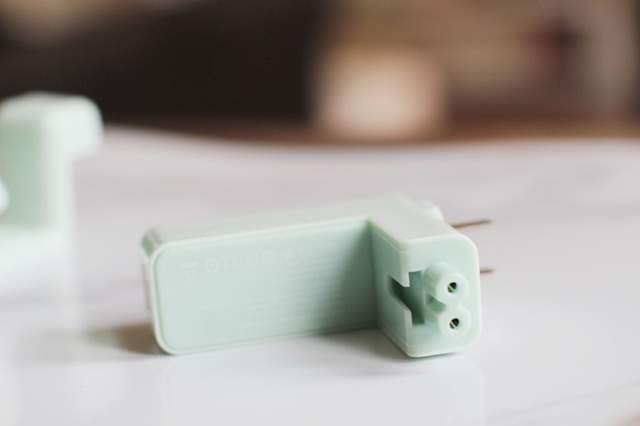 苹果全家桶，充电不排队的好方法：IDMIX P30 Pro创意模块化充电器