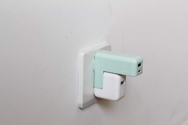 苹果全家桶，充电不排队的好方法：IDMIX P30 Pro创意模块化充电器