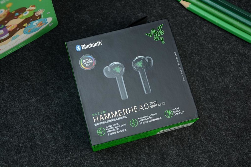 RGB灯、主动降噪，灯厂代表作，雷蛇战锤狂鲨真无线二代耳机开箱