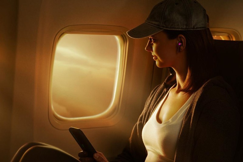 RGB灯、主动降噪，灯厂代表作，雷蛇战锤狂鲨真无线二代耳机开箱