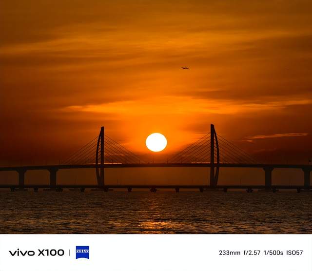 专业影像科技旗舰vivo X100系列满分巨献，敬请期待