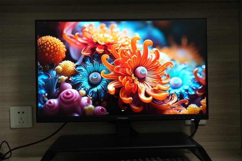 自带增高底座，精准色彩：INNOCN 27C1U Super为美术创作赋能！