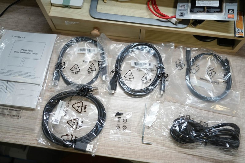 自带增高底座，精准色彩：INNOCN 27C1U Super为美术创作赋能！