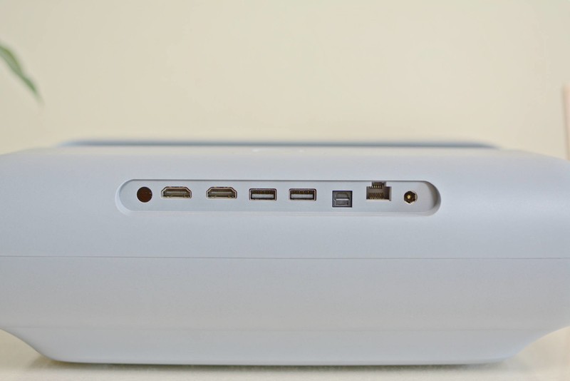 坚果智慧墙O1 Pro测评：别再担心房子小没地方摆放，23cm能投百寸