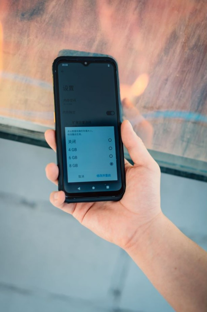 磐石、太极、玄武防摔结构很强？AGM选择直接上加厚铝钛合金支架