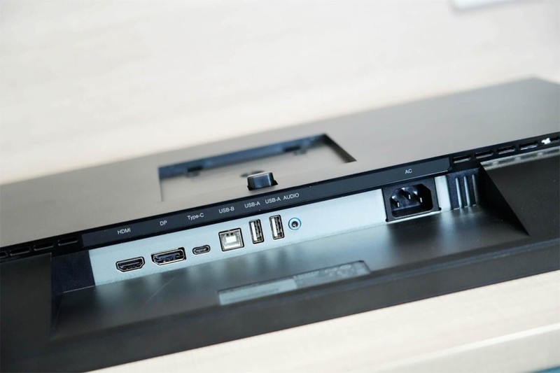 自带增高底座，精准色彩：INNOCN 27C1U Super为美术创作赋能！