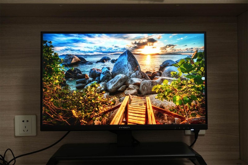 自带增高底座，精准色彩：INNOCN 27C1U Super为美术创作赋能！