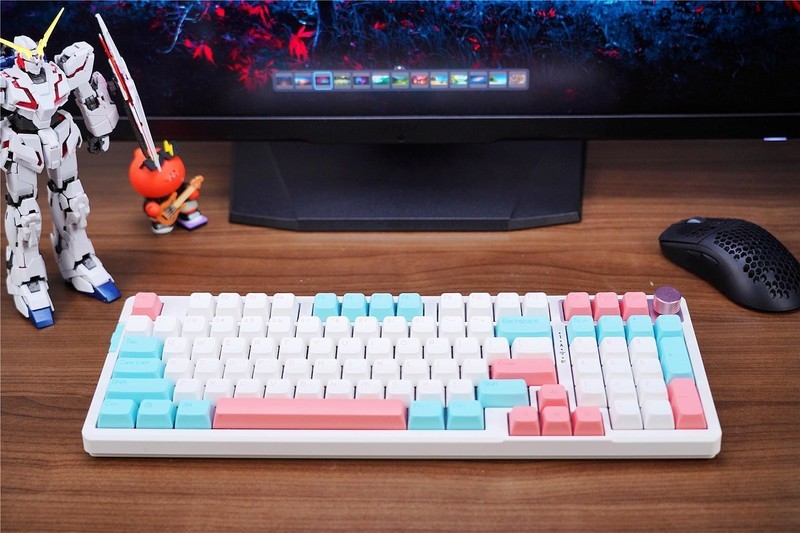 送给女孩子的定制键盘，采用Gasket结构，黑爵AK966陪你过七夕