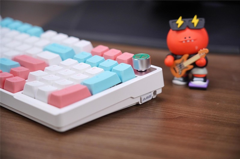 送给女孩子的定制键盘，采用Gasket结构，黑爵AK966陪你过七夕