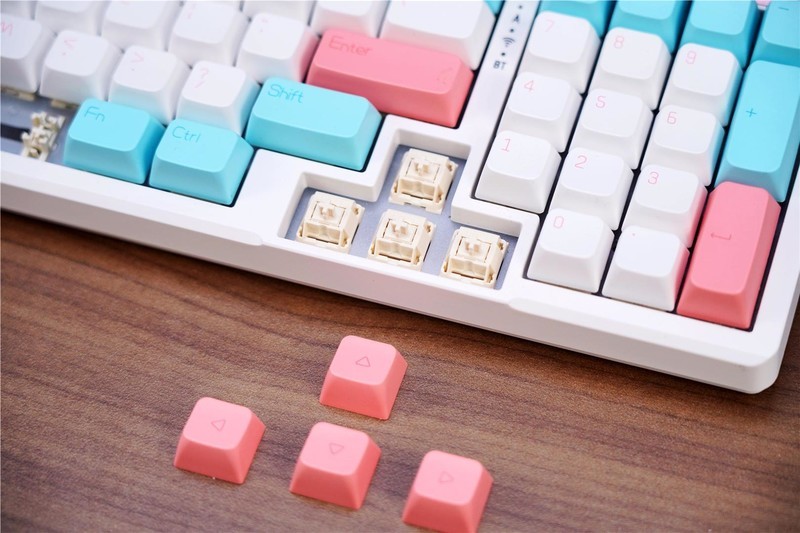 送给女孩子的定制键盘，采用Gasket结构，黑爵AK966陪你过七夕