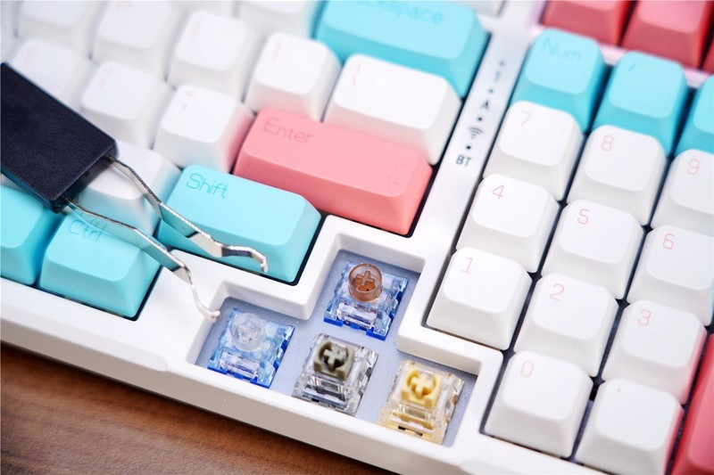 送给女孩子的定制键盘，采用Gasket结构，黑爵AK966陪你过七夕