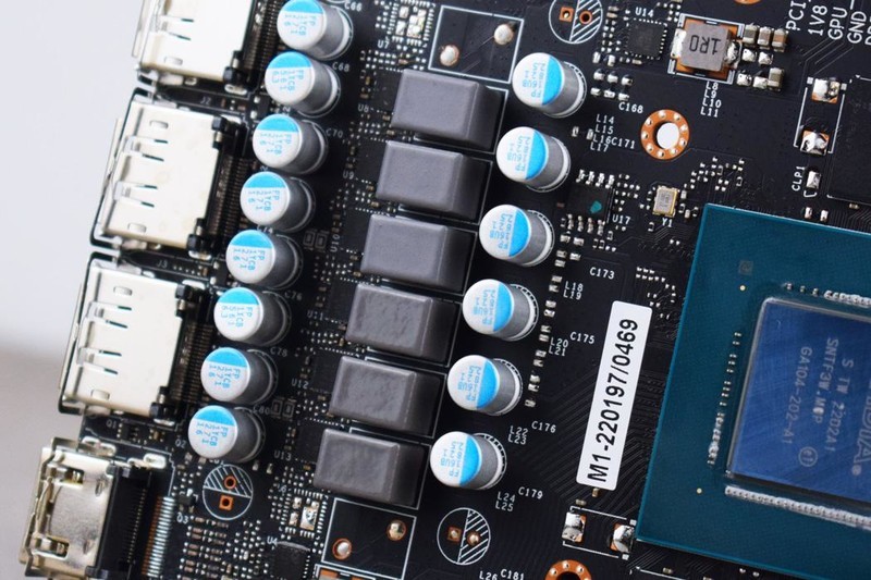 影驰RTX3060Ti金属大师开箱试玩：2K分辨率的METAL GEAR