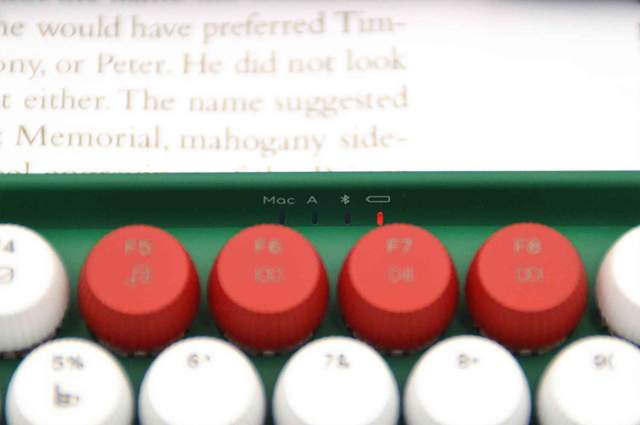 女性朋友的百搭外设，多模无线机械键盘雷柏ralemo Pre 5评测体验