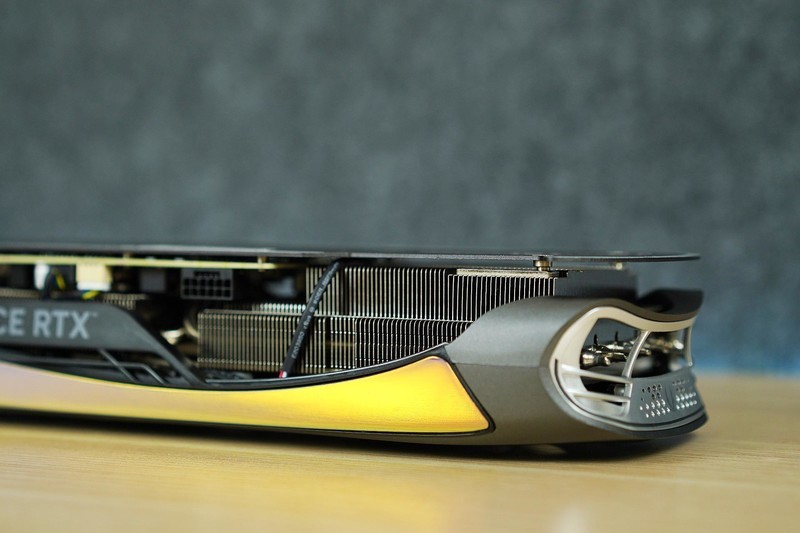 七彩虹iGame Z790D5+索泰RTX 4070 AMP+华硕TUF机电散装机作业