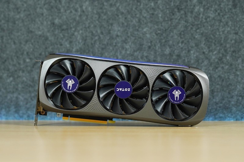 七彩虹iGame Z790D5+索泰RTX 4070 AMP+华硕TUF机电散装机作业