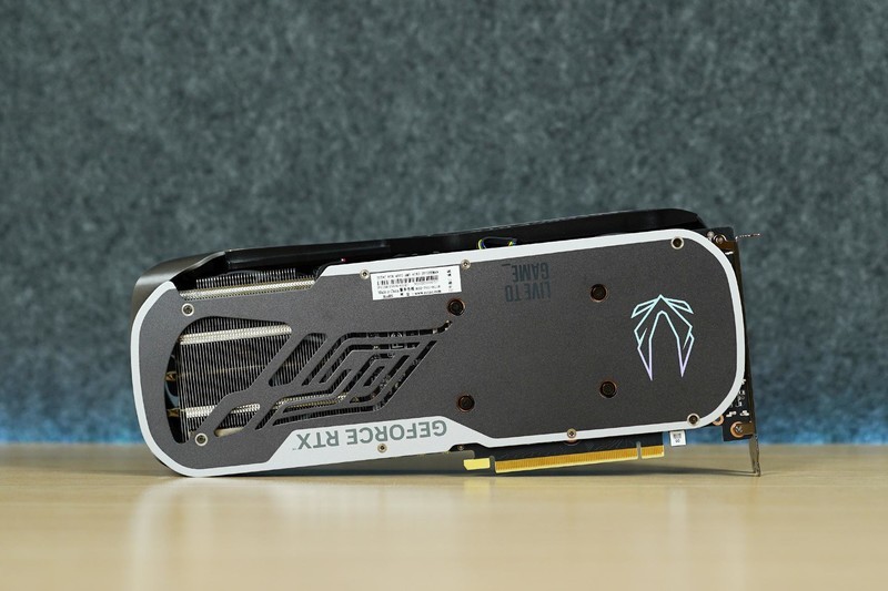 七彩虹iGame Z790D5+索泰RTX 4070 AMP+华硕TUF机电散装机作业