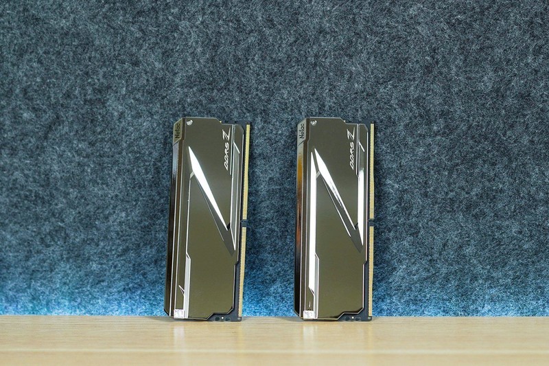 七彩虹iGame Z790D5+索泰RTX 4070 AMP+华硕TUF机电散装机作业