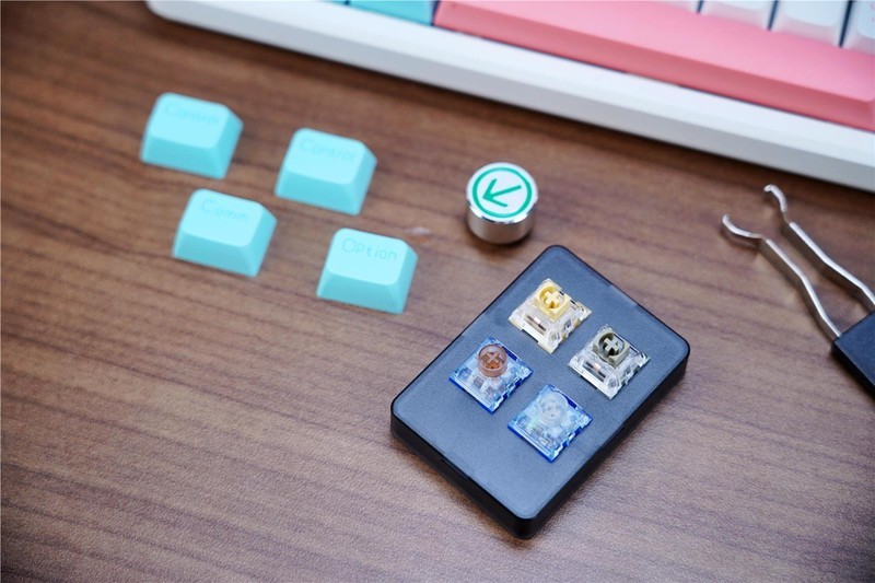 送给女孩子的定制键盘，采用Gasket结构，黑爵AK966陪你过七夕