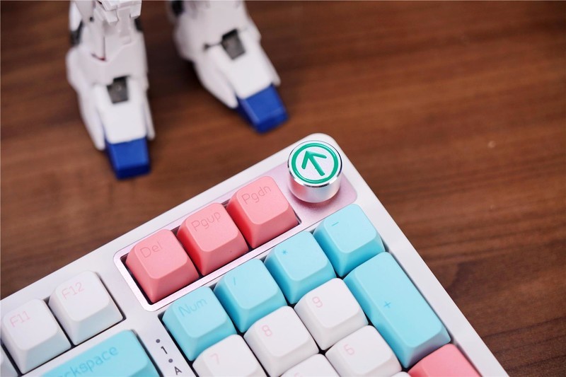送给女孩子的定制键盘，采用Gasket结构，黑爵AK966陪你过七夕