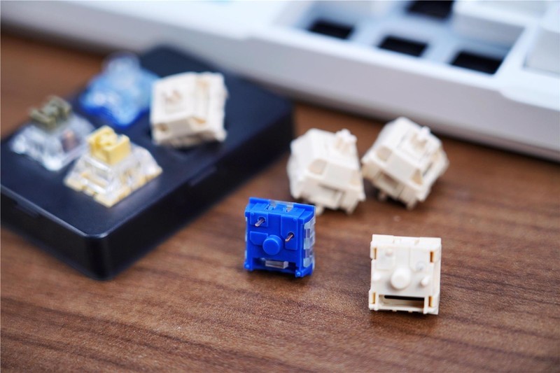 送给女孩子的定制键盘，采用Gasket结构，黑爵AK966陪你过七夕