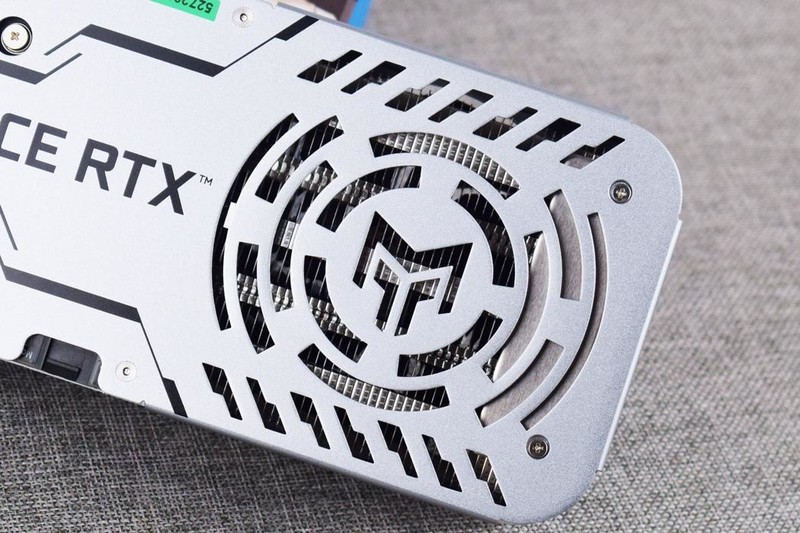 影驰RTX3060Ti金属大师开箱试玩：2K分辨率的METAL GEAR