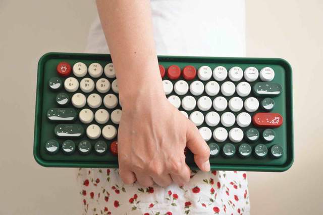 女性朋友的百搭外设，多模无线机械键盘雷柏ralemo Pre 5评测体验