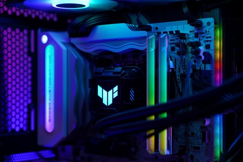 七彩虹iGame Z790D5+索泰RTX 4070 AMP+华硕TUF机电散装机作业