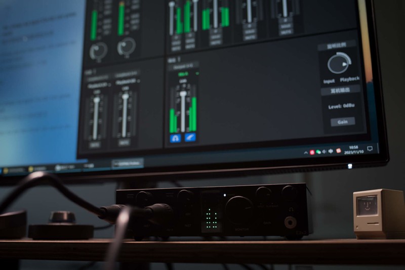 买声卡送话放，真硬核科学机来了——TOPPING拓品E2x2