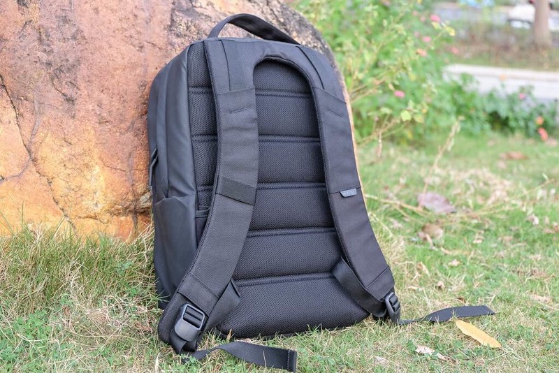 更强耐候性，360度全方位保护笔记本，INCASE City双肩包体验