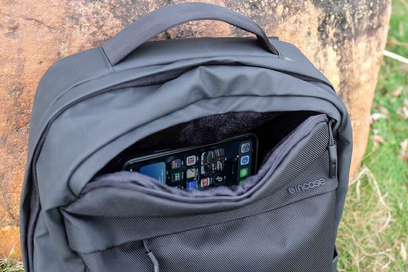 更强耐候性，360度全方位保护笔记本，INCASE City双肩包体验