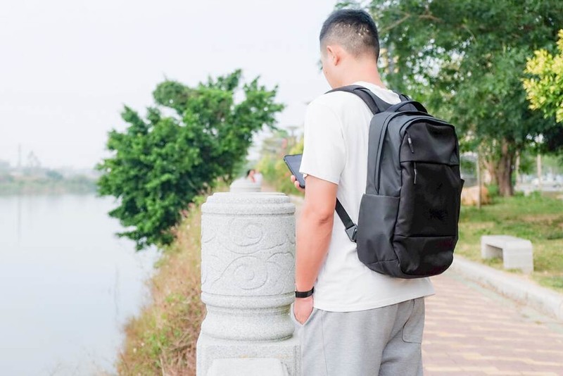 更强耐候性，360度全方位保护笔记本，INCASE City双肩包体验