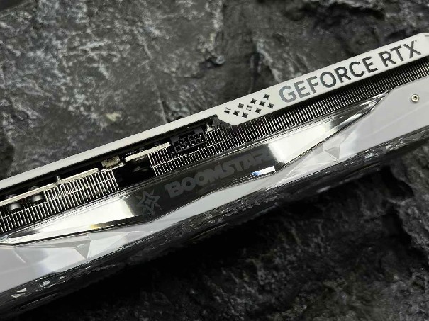 性能真的“Ti”不一样！影驰 GeForce RTX 4070 Ti SUPER 星曜 OC评测！