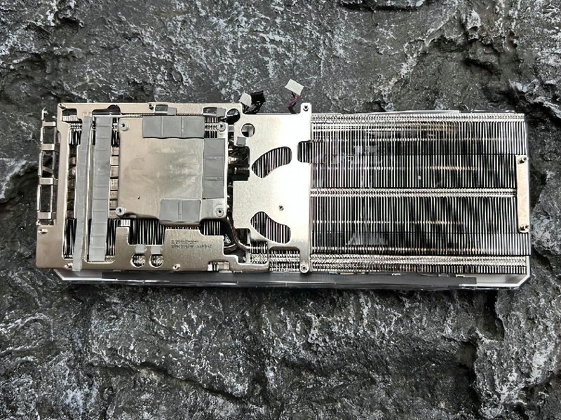 性能真的“Ti”不一样！影驰 GeForce RTX 4070 Ti SUPER 星曜 OC评测！