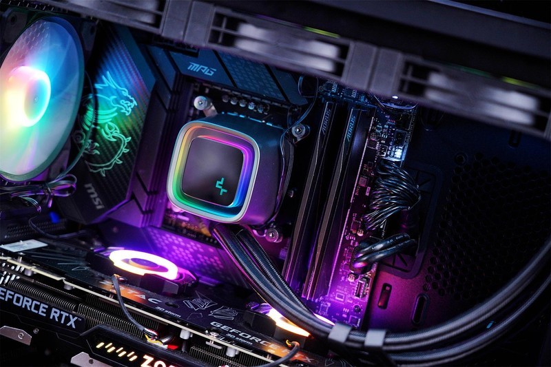 搭载镁光颗粒，性能散热一流，超频5800MHz，全面飞起