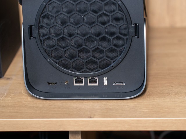 全家的娱乐好伴侣，哪里都能看、上手零难度极空间Z4Pro使用分享