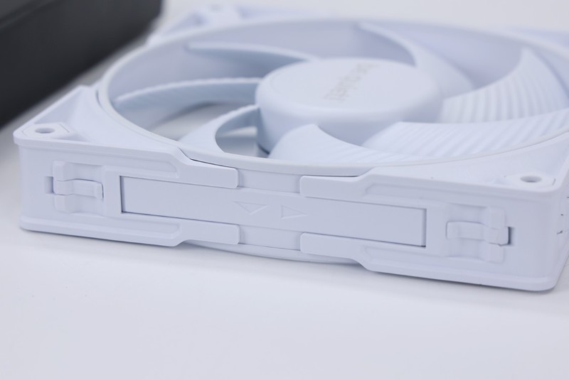 炎夏主机降温有妙招！德商德静界SILENT WINGS 4风扇装机实测分享