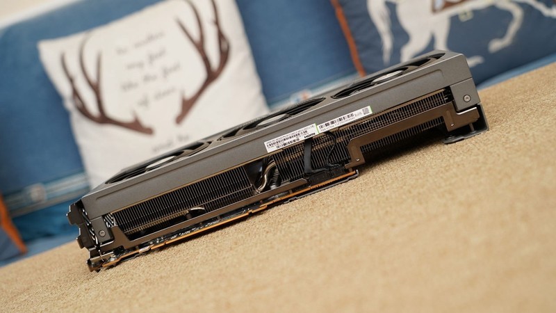 越级挑战，锐龙5 9600X、Ultra7 265K究竟谁打游戏更胜一筹？