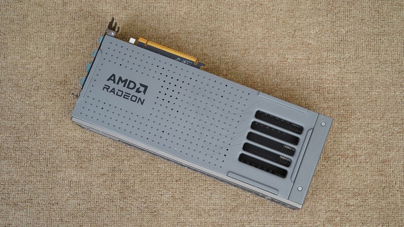 越级挑战，锐龙5 9600X、Ultra7 265K究竟谁打游戏更胜一筹？