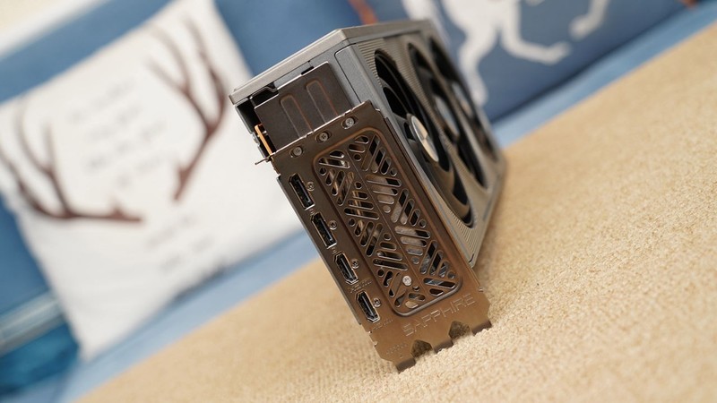 越级挑战，锐龙5 9600X、Ultra7 265K究竟谁打游戏更胜一筹？