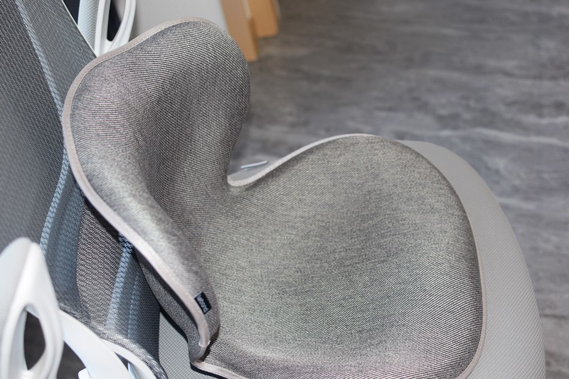 健康坐姿的理想伴侣 乐班护腰塑形坐垫