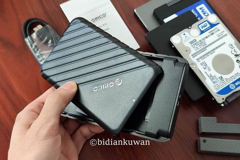 NVMe固态横行，2.5英寸SATA硬盘好尴尬，别急，十几块给它们找个家