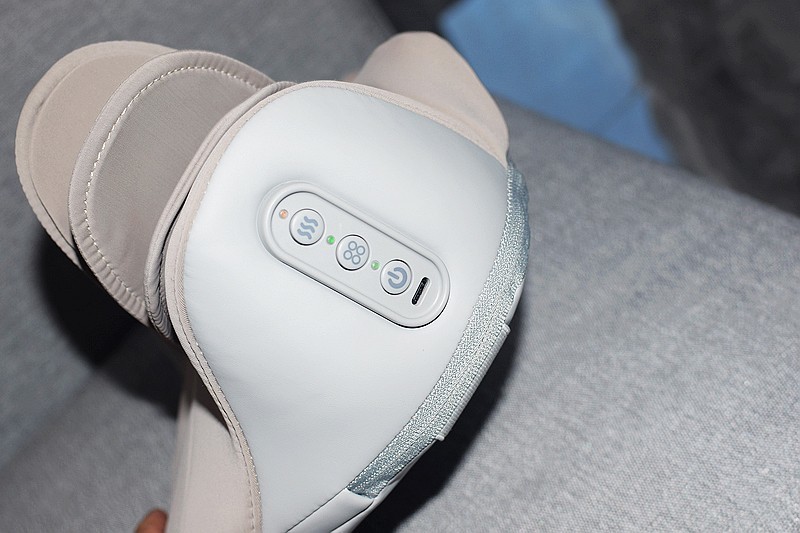 下班回家一定要用上它！乐范云朵揉捏按摩枕