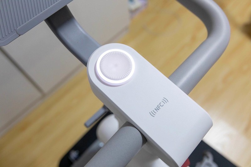 野小兽小白驹速燃单车，让小户型也能变健身房