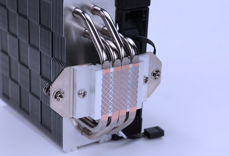 不玩灯也能很靓仔，国产新锐ALmordor 莫邪机箱+12400F+3070装机分享