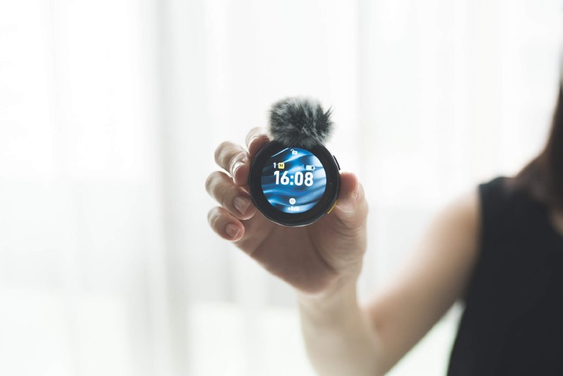 你的无线麦居然有自定义彩屏？自媒体时代必备拾音工具——枫笛BlinkMe