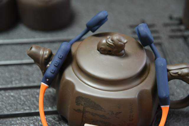 用撞色改变声音 创新Outlier free pro+的不一样